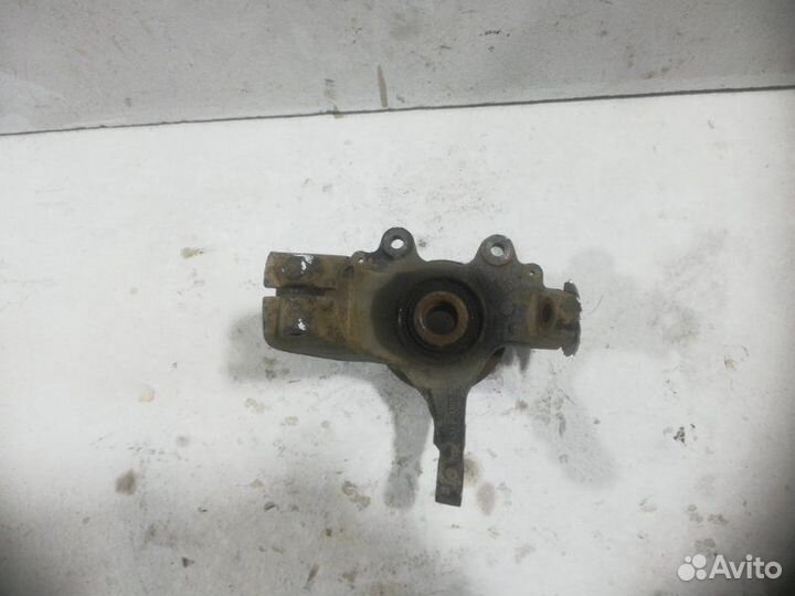 Кулак поворотный передний правый Ford Focus 2