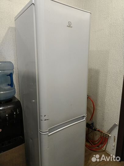 Холодильник бу indesit BIA 181