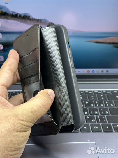 Чехол на iPhone 13