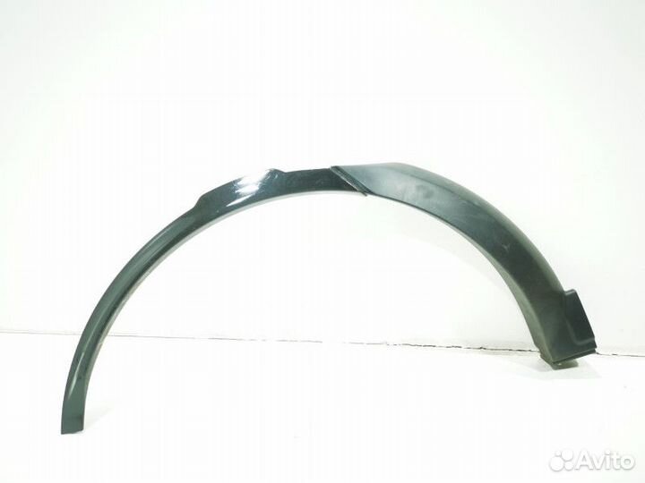 Молдинг крыла заднего правого Land Rover Discovery
