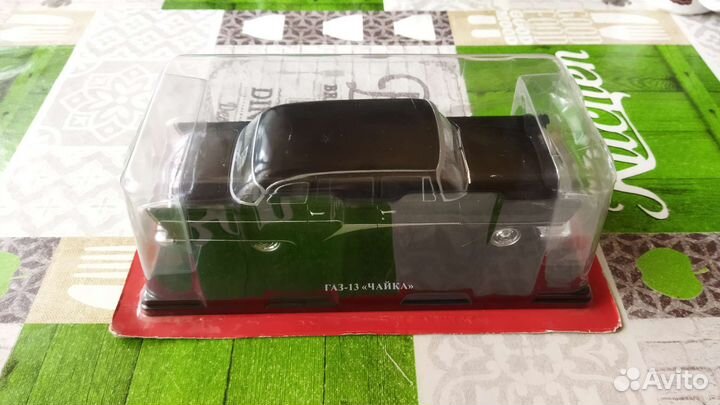 Модель автомобиля зис 101А и газ 13 чайка