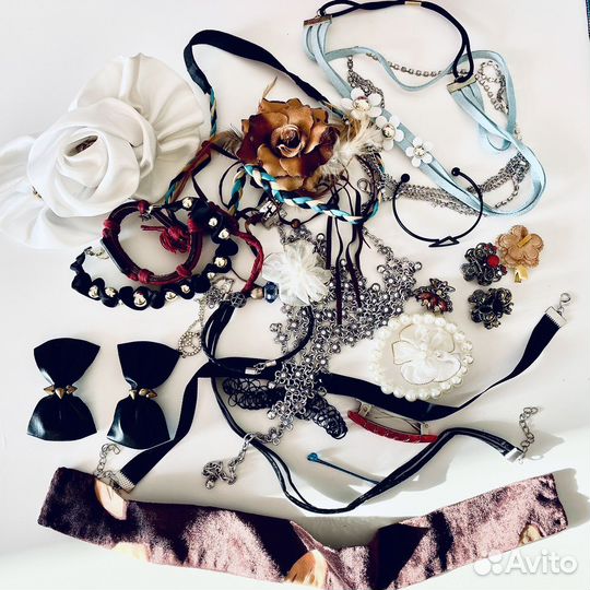 Заколки, браслеты, чокеры (Цена за все)
