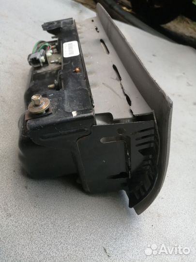 Подушка в торпедо для Ford Explorer (U2) 1995-2001