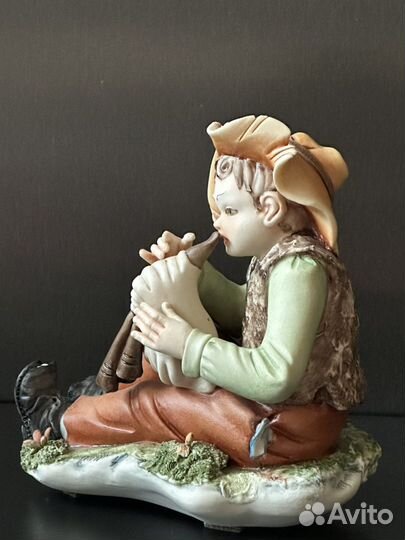 Фарфоровая статуэтка(Италия) 