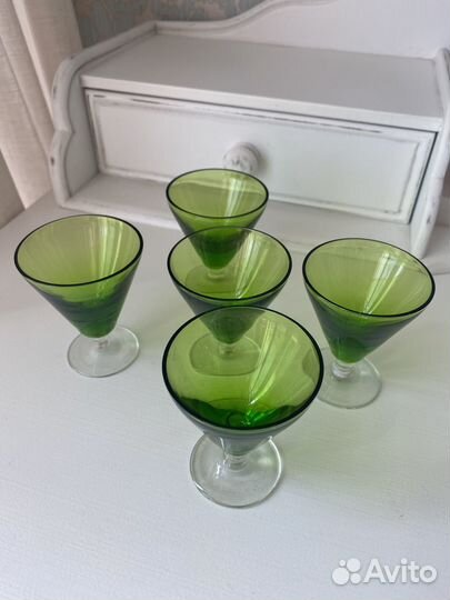 Рюмки цветное стекло СССР 5 штук