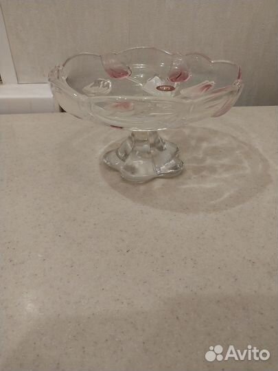 Ваза для фруктов цветное стекло на ножке