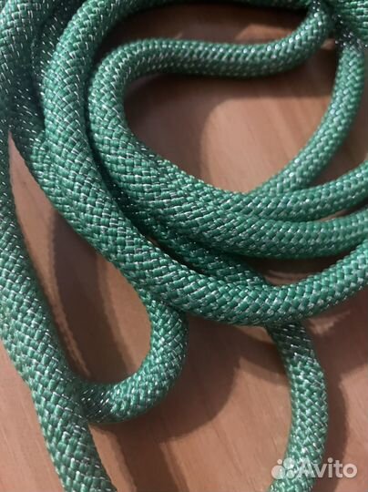 Гимнастическая скакалка