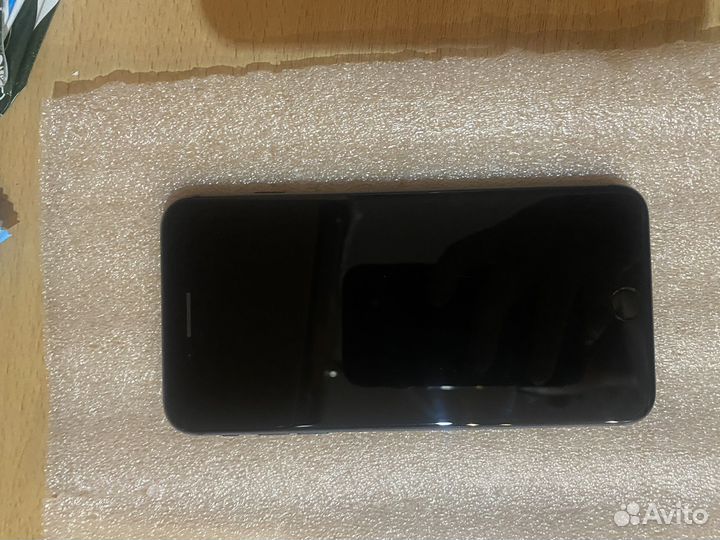 iPhone 8 Plus, 64 ГБ