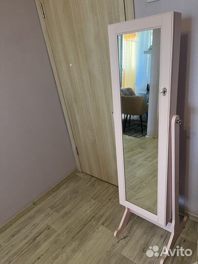 Зеркало напольное