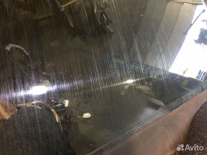 Ниссан Навара Стекло двери передней Лев