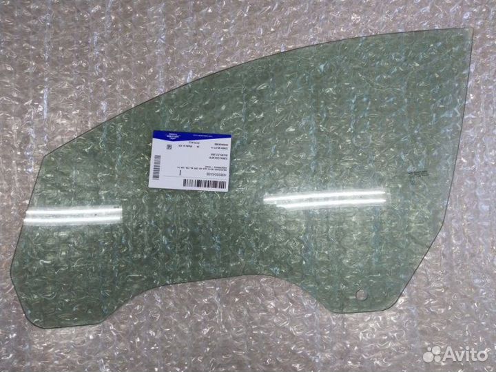 Стекло двери переднее левое Mercedes-Benz