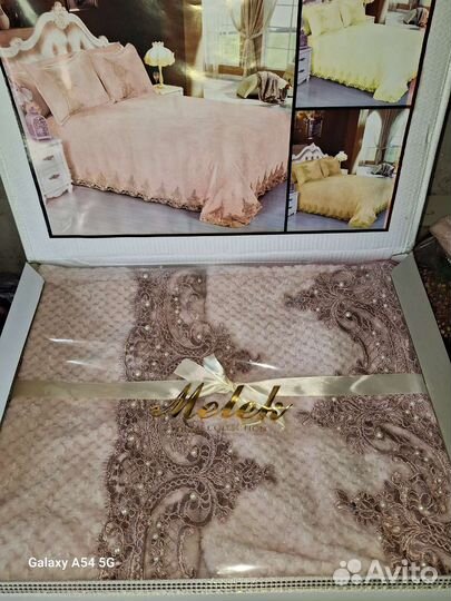 Покрывало и две наволочки