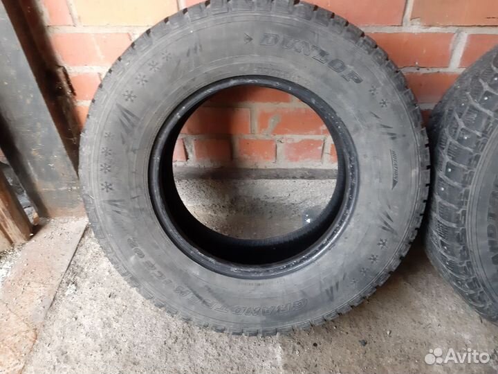 Dunlop Grandtrek Ice 02 245/70 R16