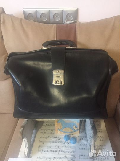 СССР — стильный портфель из кожзама. Б/у. 30*44*12