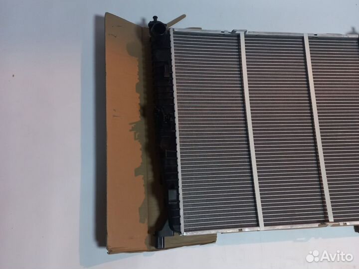 Радиатор охлаждения Мерседес w166 amg 63