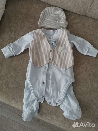 Комплект на выписку для мальчиков для двойни