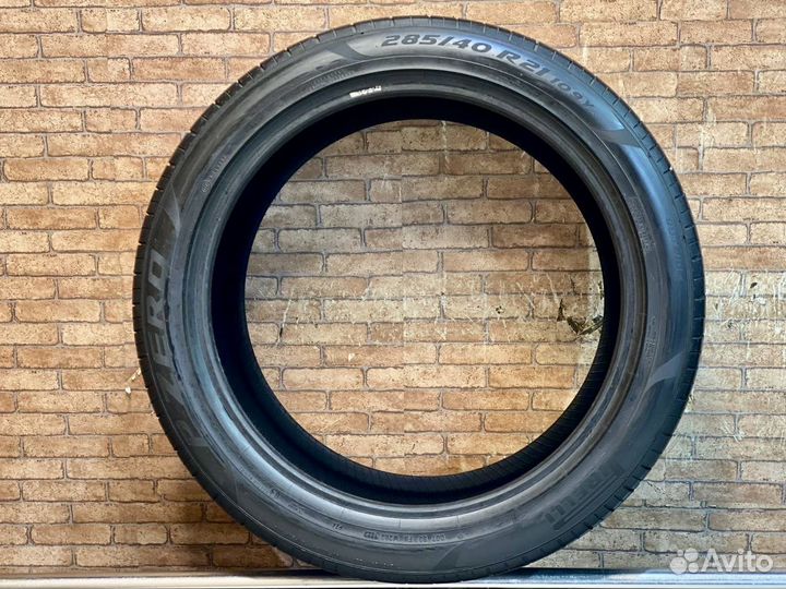 Pirelli P Zero PZ4 285/40 R21