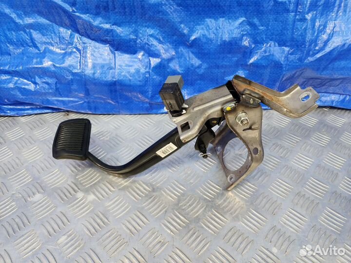 Педаль тормоза Kia Rio 3 / Hyundai Solaris