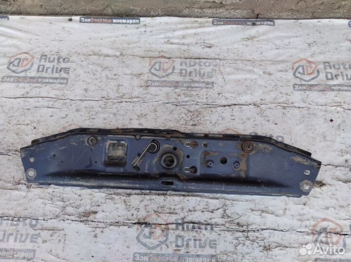 Планка радиатора Opel Astra H 1.6 2011