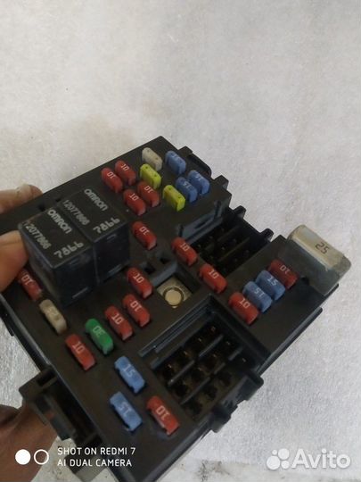 Блок предохранителей Cadillac Escalade Tahoe 2