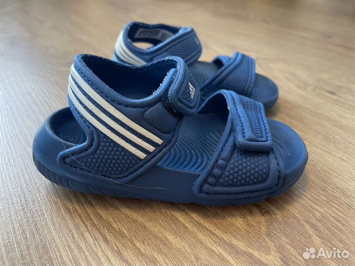 Сандали adidas 19