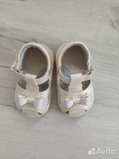 Сандалии для девочки