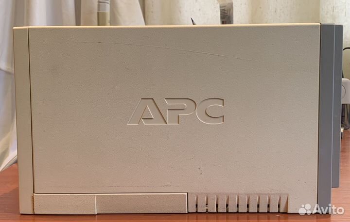 Бесперебойник APC Back-UPS CS 500