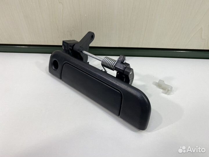 Ручка двери Toyota Hiace передняя правая