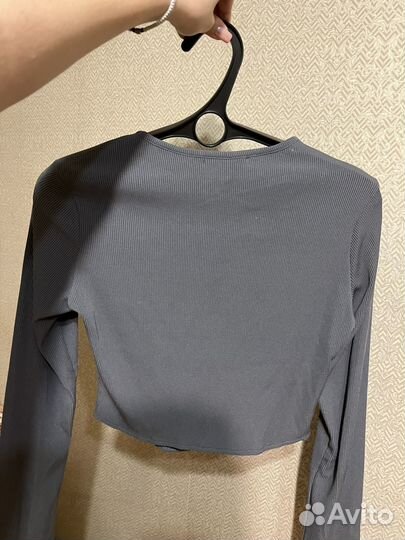 Укороченный лонгслив на молнии серый