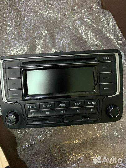 Автомагнитола на Volkswagen Jetta