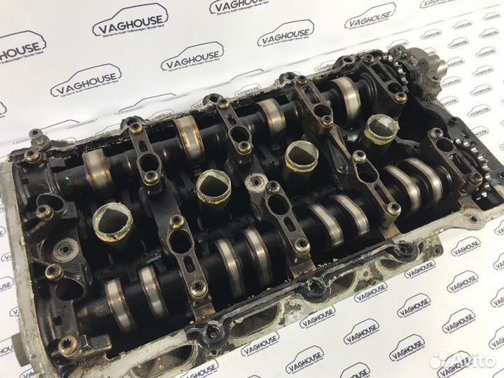 Головка блока цилиндров левая Audi S8 D2 4D 4.2