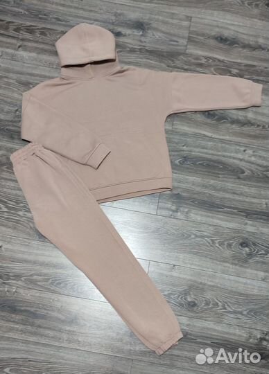 Женский костюм и другое