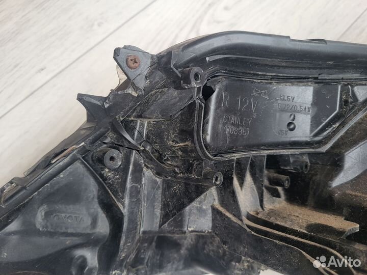 Фара Toyota rav4 2012-2015