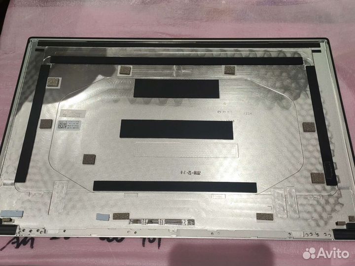 Крышка dell xps 15 9570