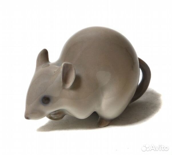 Фарфоровая фигура 