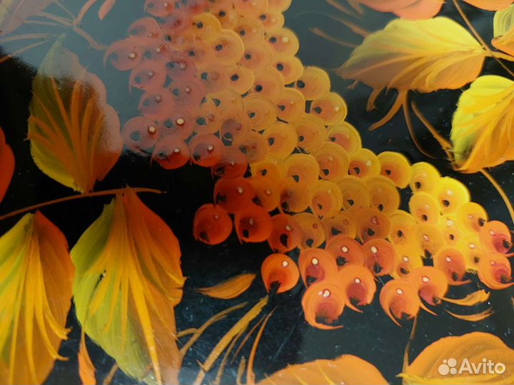 Тагильская роспись подносов