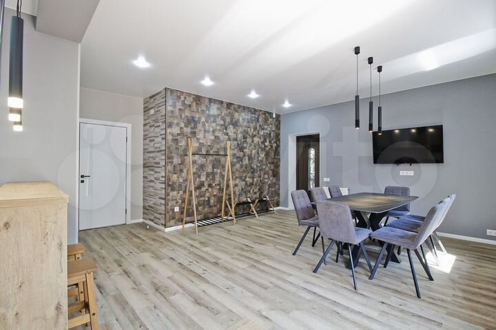 Дом 200 м² на участке 4 сот.