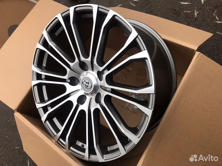 Диски серые с проточкой R22 5*150 На Toyota LC200