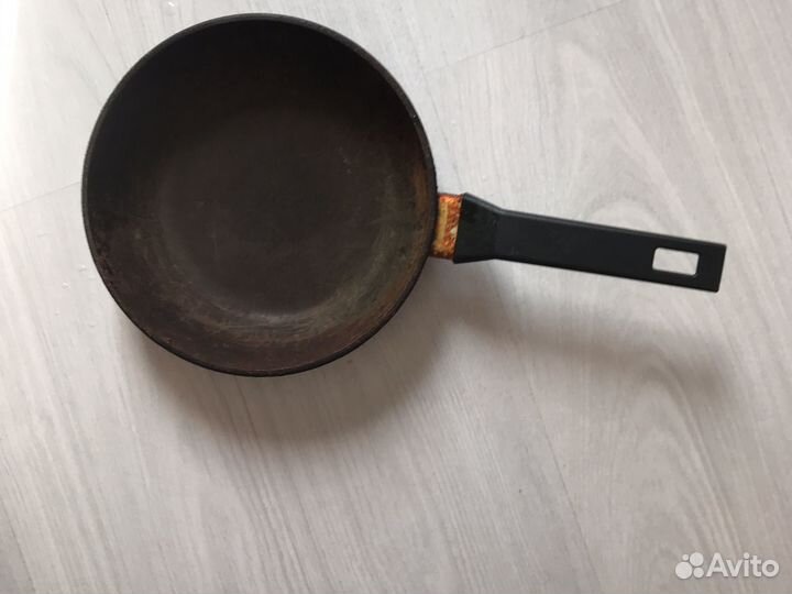 Сковорода тяжелая