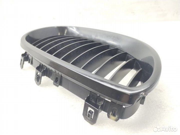 Решетка радиатора передняя правая Bmw 5-Series E60