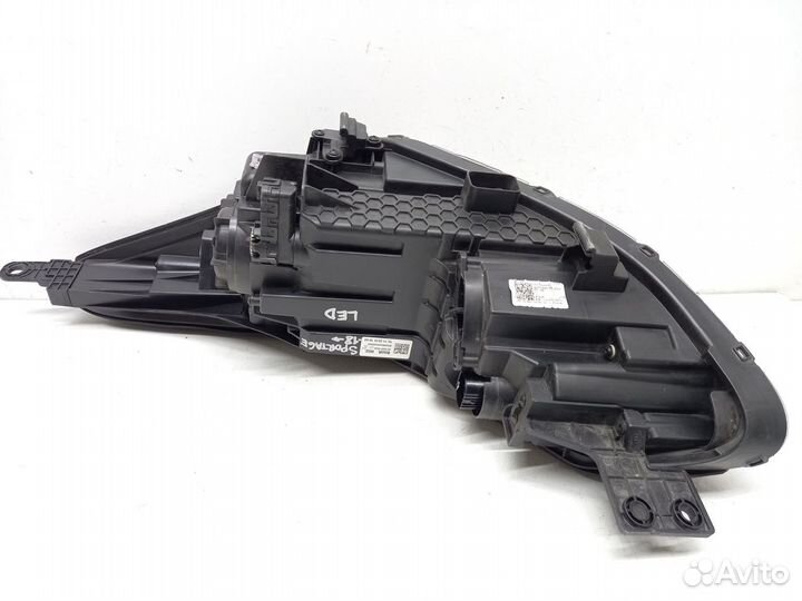 Kia Sportage f1 (c 18) фара правая