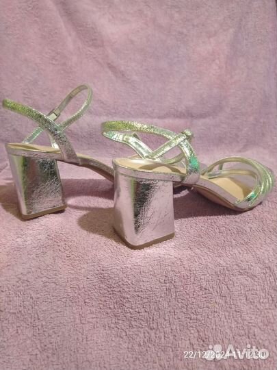 Босоножки женские 40 размер серебряные