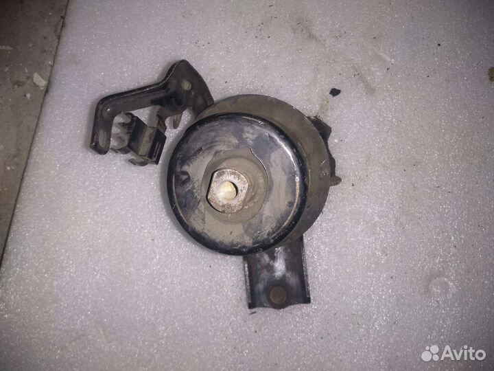 Подушка двс передняя Toyota Camry 40