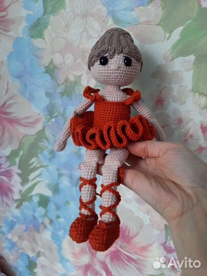 Кукла вязаная балерина ручная работа