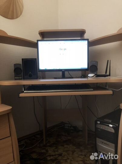 Компьютерный стол