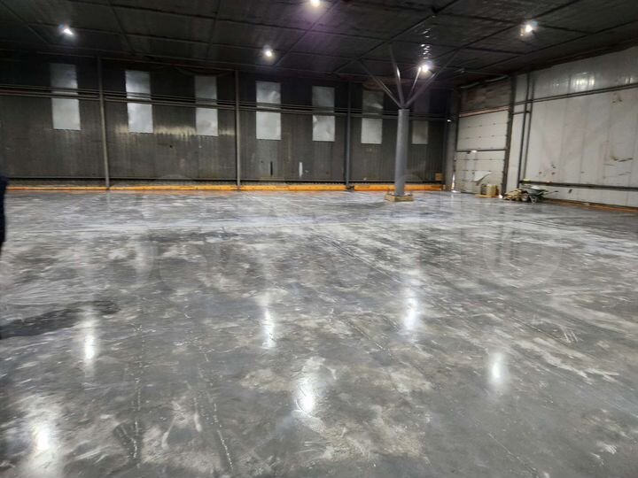 Склад, 946 м²