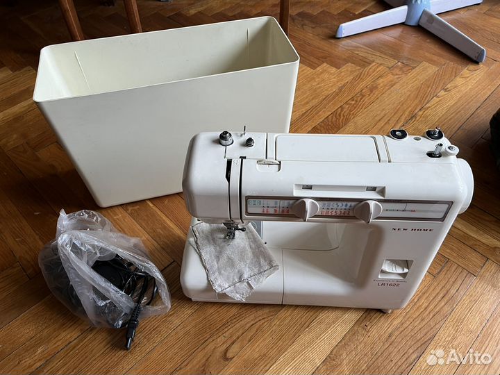 Швейная машинка New Home LR1622