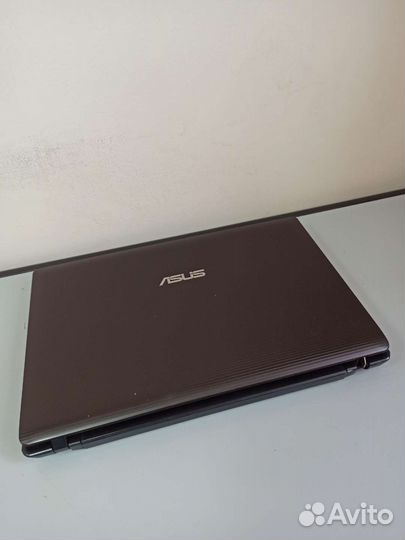 Ноутбук asus core i5 2410M/SSD 240Гб/GT 520M 1Гб