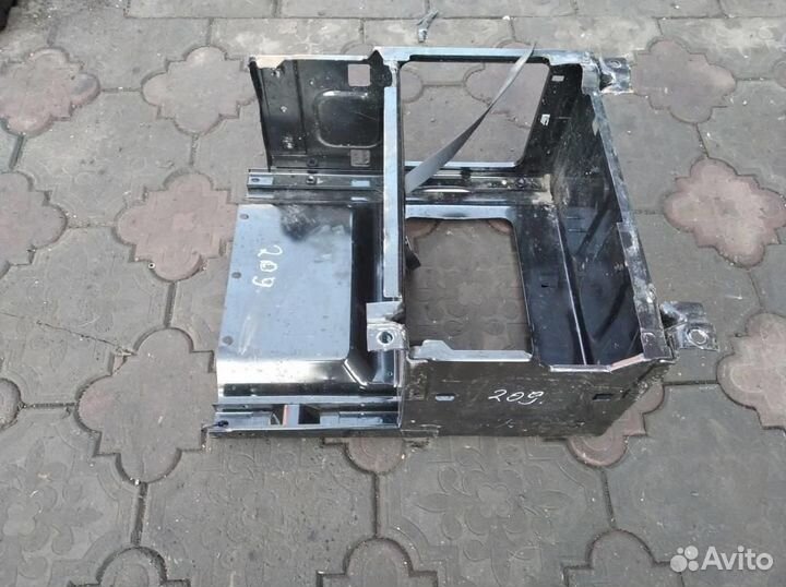 Короб сиденья W639 V-class Vito 651.940 2013