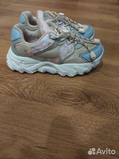 Кроссовки для девочки